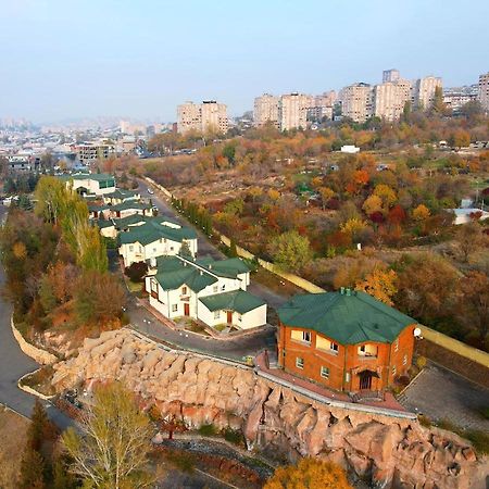 Armenian Village Park Hotel & Free Water Park, Gym 耶烈万 外观 照片