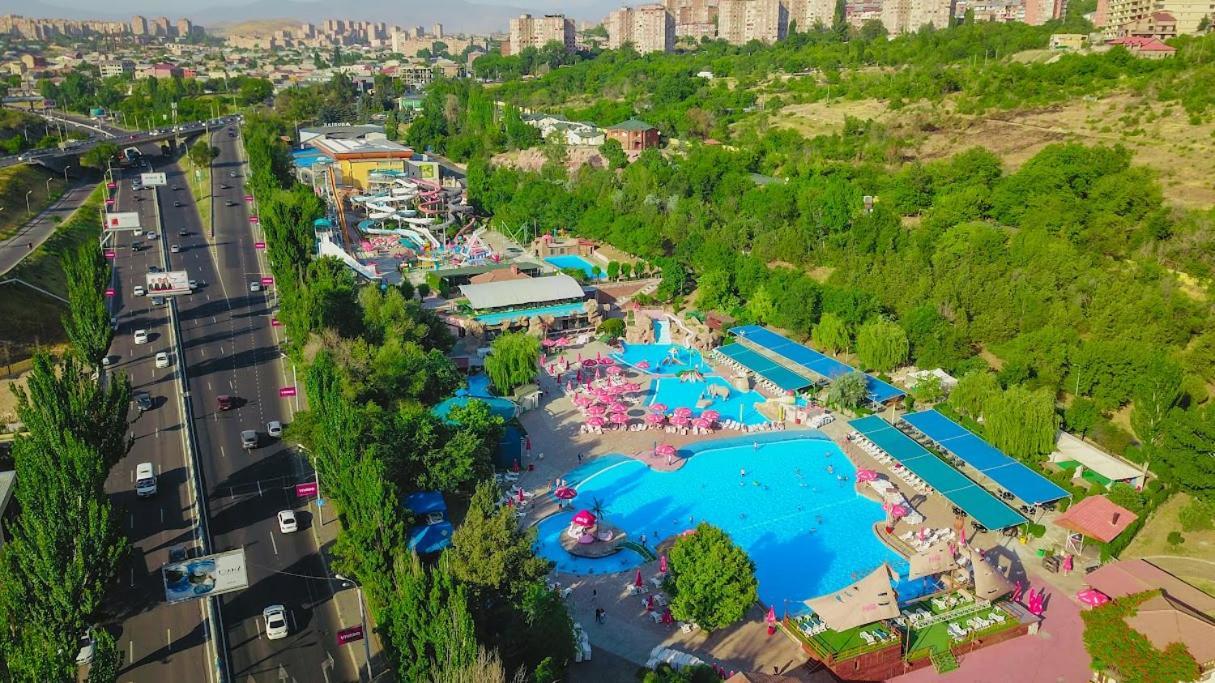 Armenian Village Park Hotel & Free Water Park, Gym 耶烈万 外观 照片