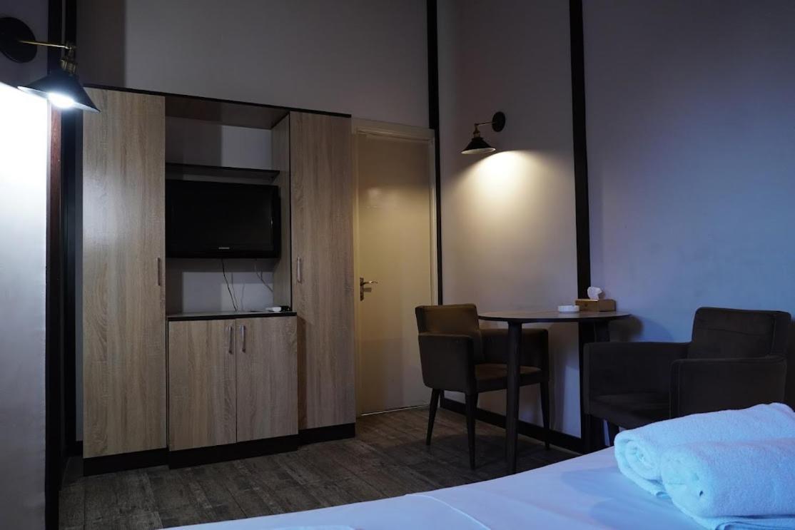 Armenian Village Park Hotel & Free Water Park, Gym 耶烈万 客房 照片