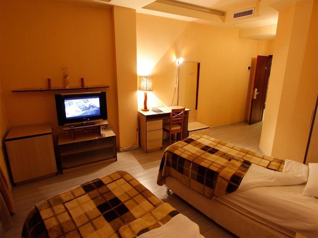 Armenian Village Park Hotel & Free Water Park, Gym 耶烈万 外观 照片